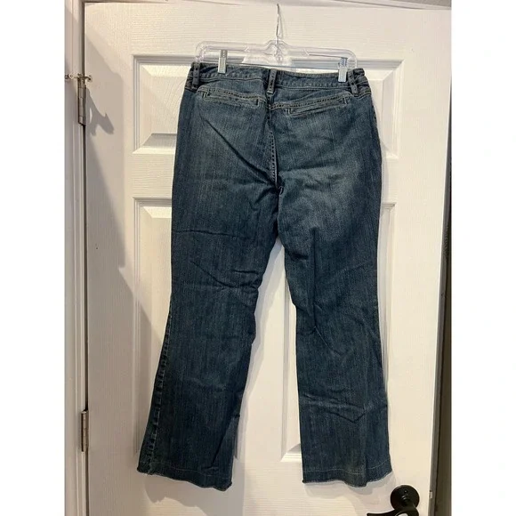 Chico's Platinum Gwen Jean Cotton Spandex Medium Wash Bootcut Raw Hem Size 1 - Picture 2 of 10